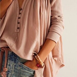 We The Free Lyrical Tunic with ribbed sleeves Color Barley Size XS EUC